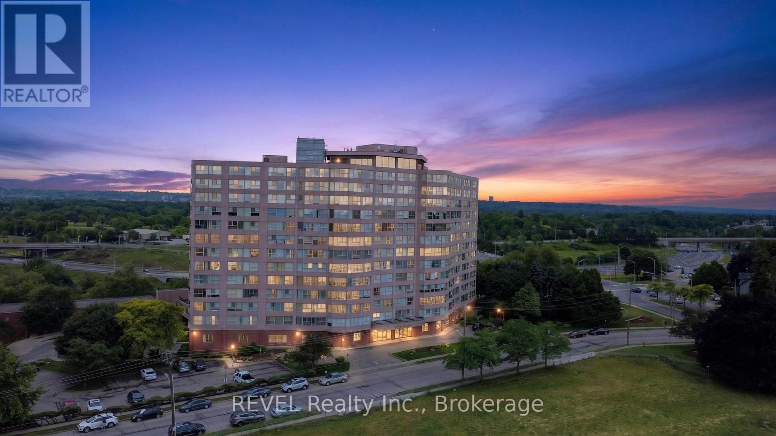 207 - 7 Gale Crescent, St. Catharines, Ontario  L2R 7M8 - Photo 1 - X13453838