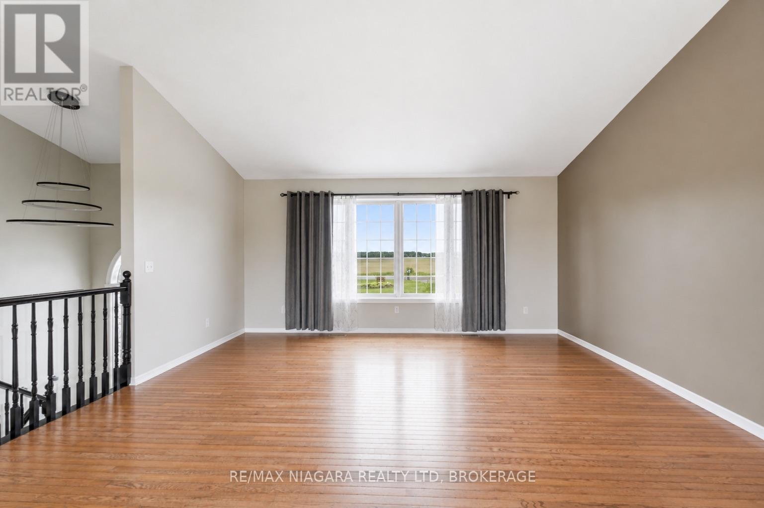 661 Carl Road, Thorold, Ontario  L0S 1K0 - Photo 10 - X13454338