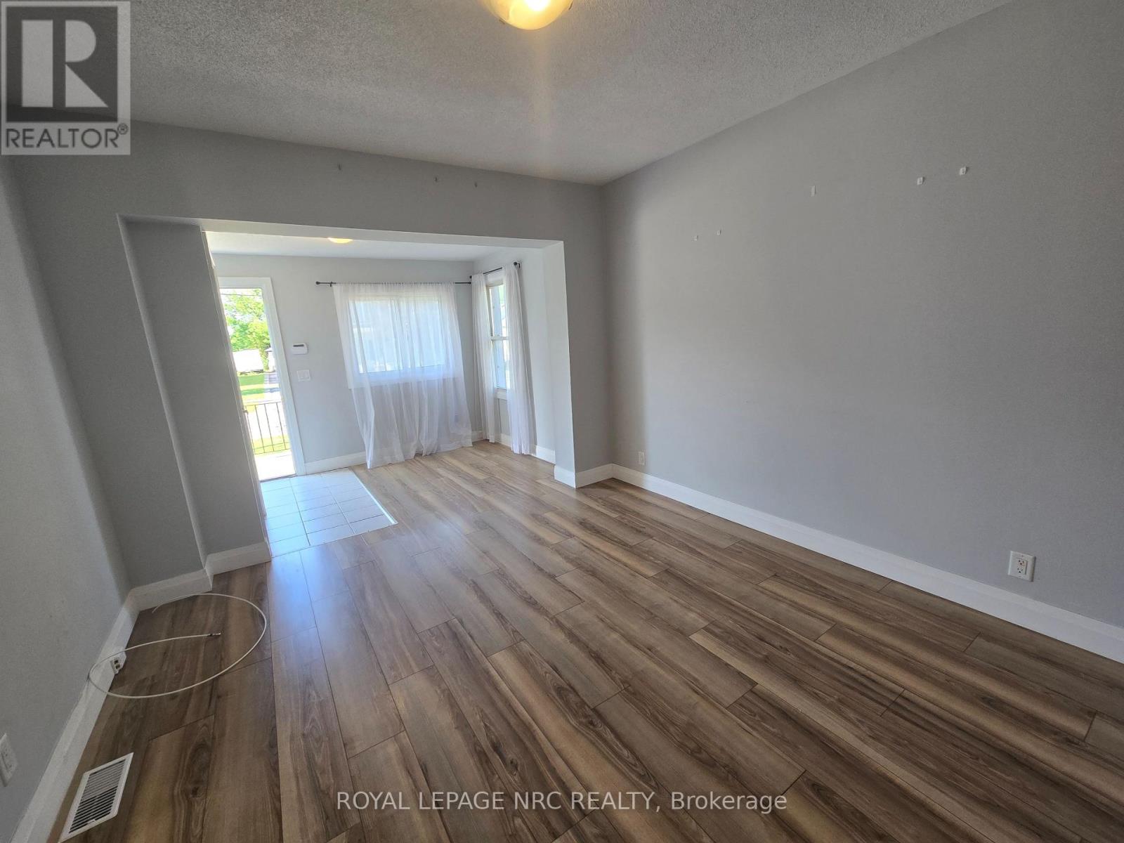Main - 271 Emerick Avenue, Fort Erie, Ontario  L2A 2W4 - Photo 3 - X13454952