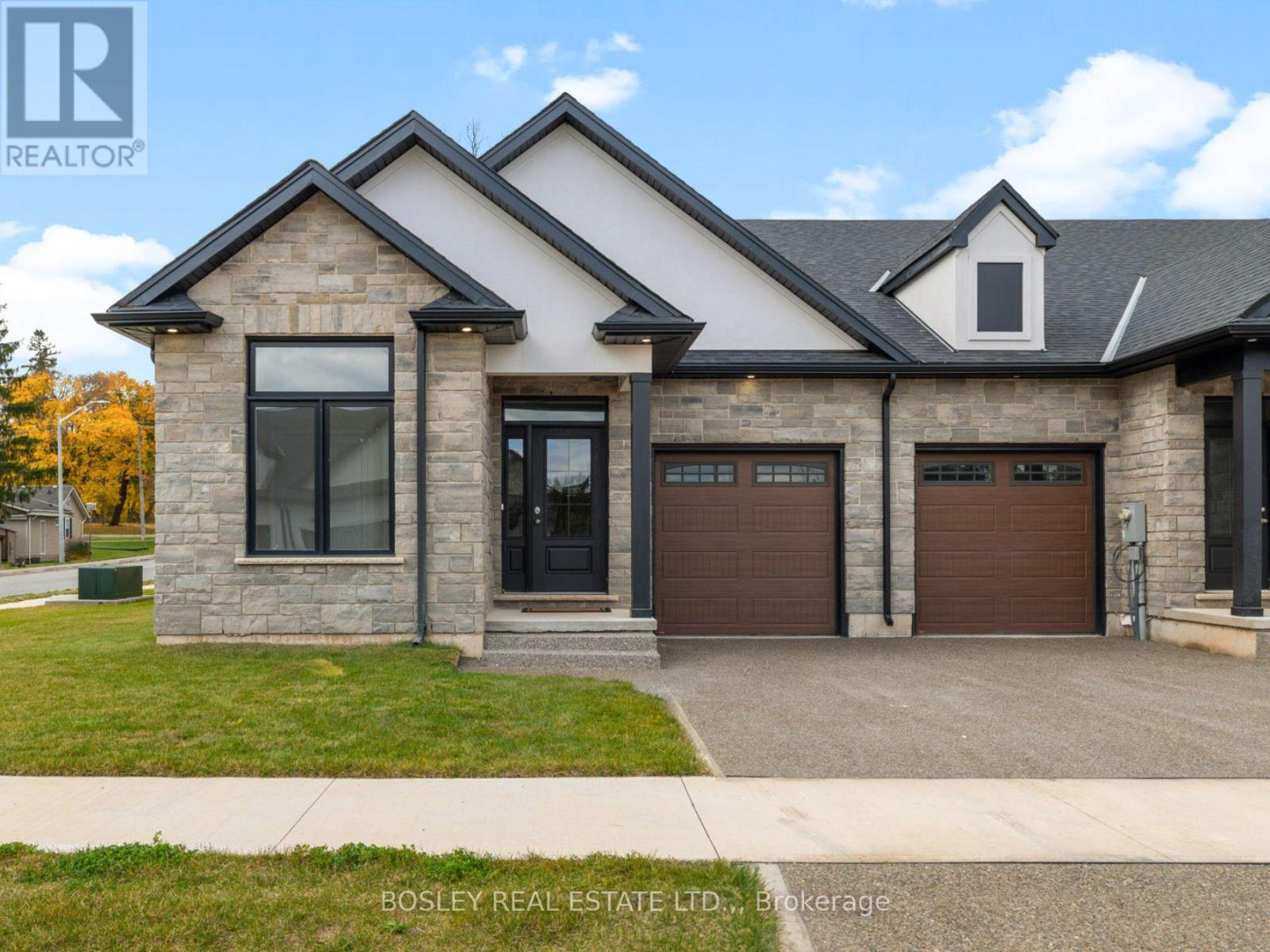 526 Royal Ridge Drive, Fort Erie, Ontario  L0S 1N0 - Photo 1 - X13456030