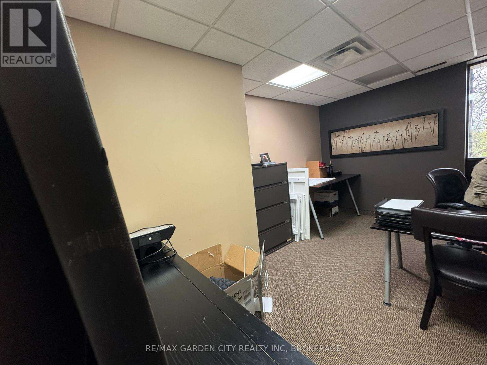 2nd Floor - 236 Glenridge Avenue, St. Catharines, Ontario  L2T 3J9 - Photo 13 - X13458622