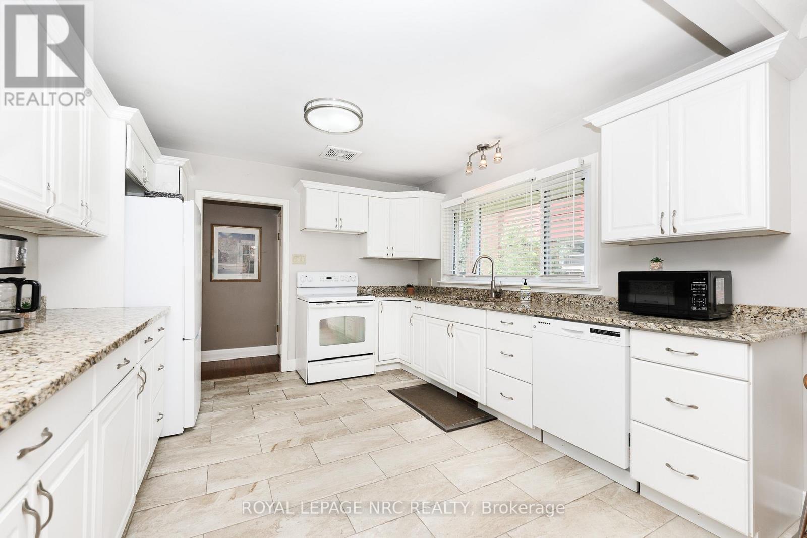 24 Munro Street, Thorold, Ontario  L2V 2V8 - Photo 14 - X13459896