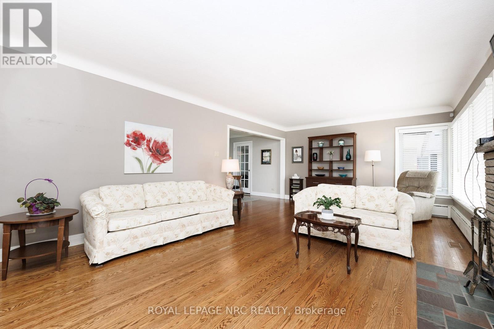 24 Munro Street, Thorold, Ontario  L2V 2V8 - Photo 8 - X13459896
