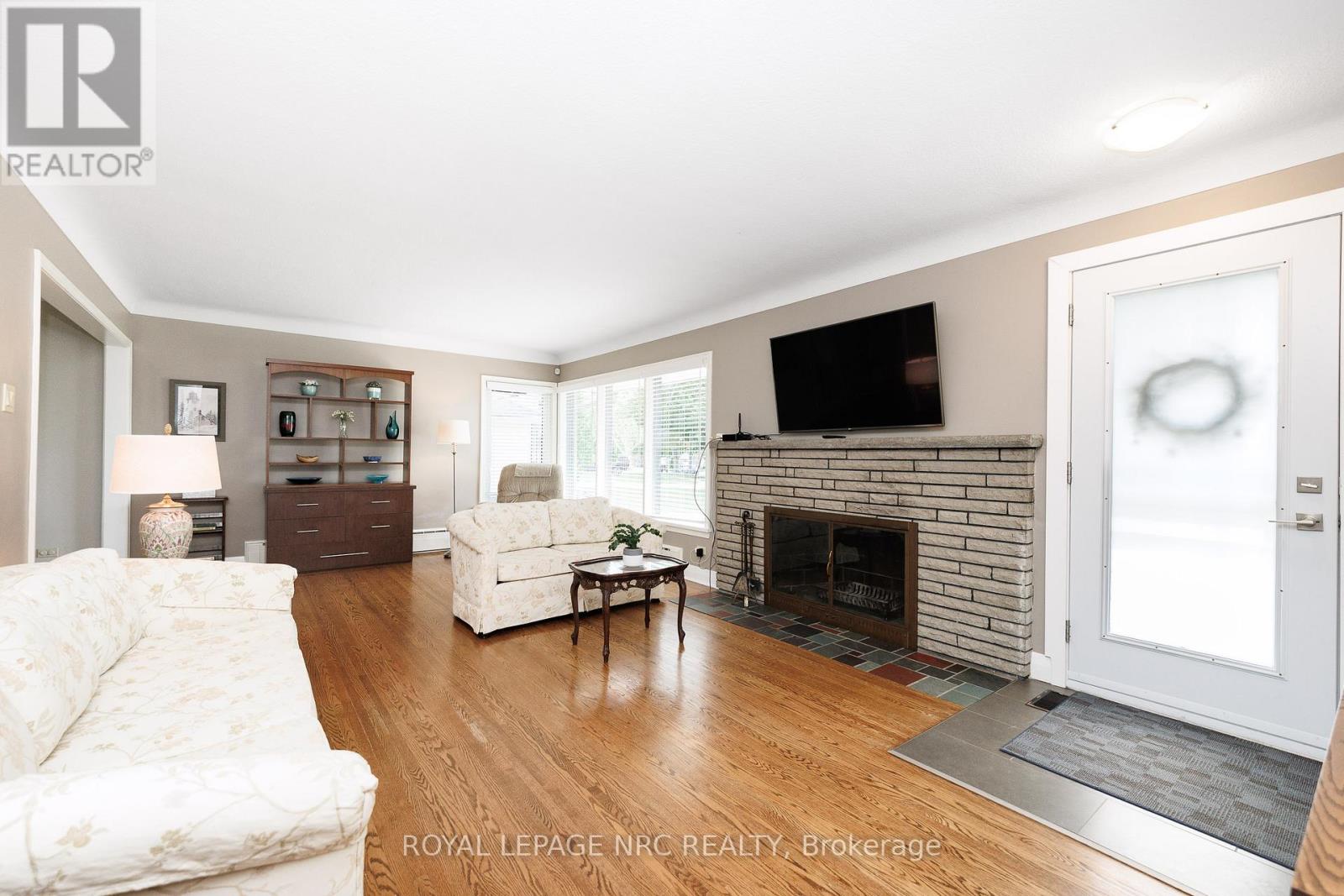 24 Munro Street, Thorold, Ontario  L2V 2V8 - Photo 9 - X13459896