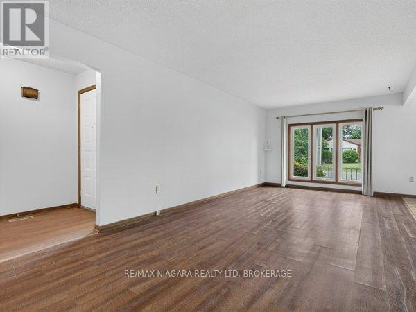 34 Crestcombe Road, St. Catharines, Ontario  L2S 2J4 - Photo 3 - X13459954