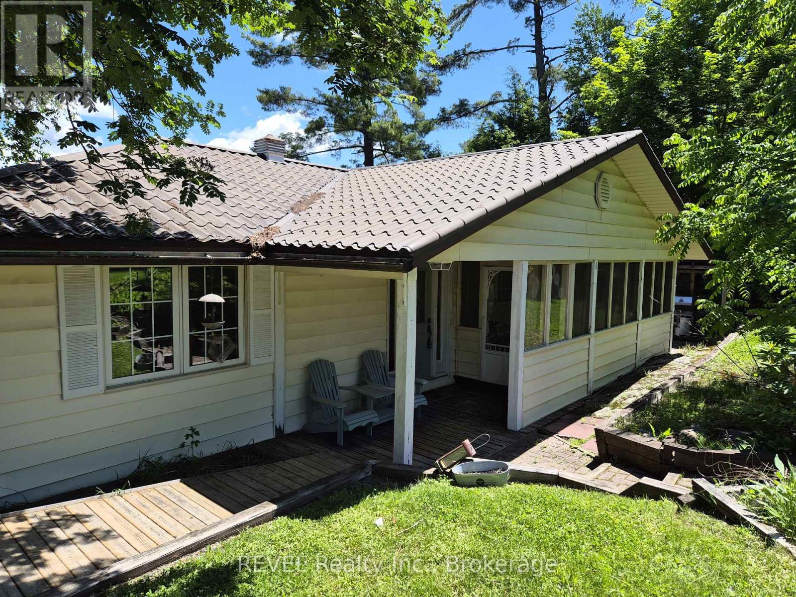 1031 Butterfly Road, Muskoka Lakes, Ontario  P0C 1A0 - Photo 1 - X13460074