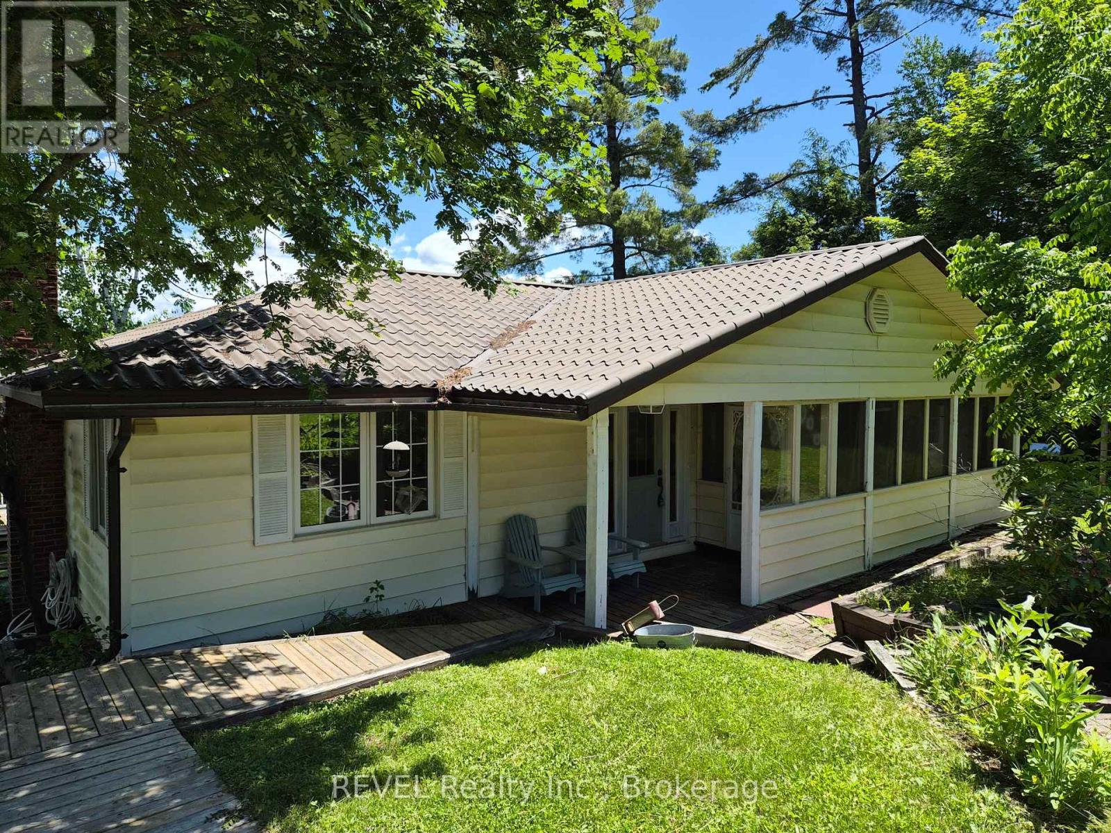 1031 Butterfly Road, Muskoka Lakes, Ontario  P0C 1A0 - Photo 2 - X13460074