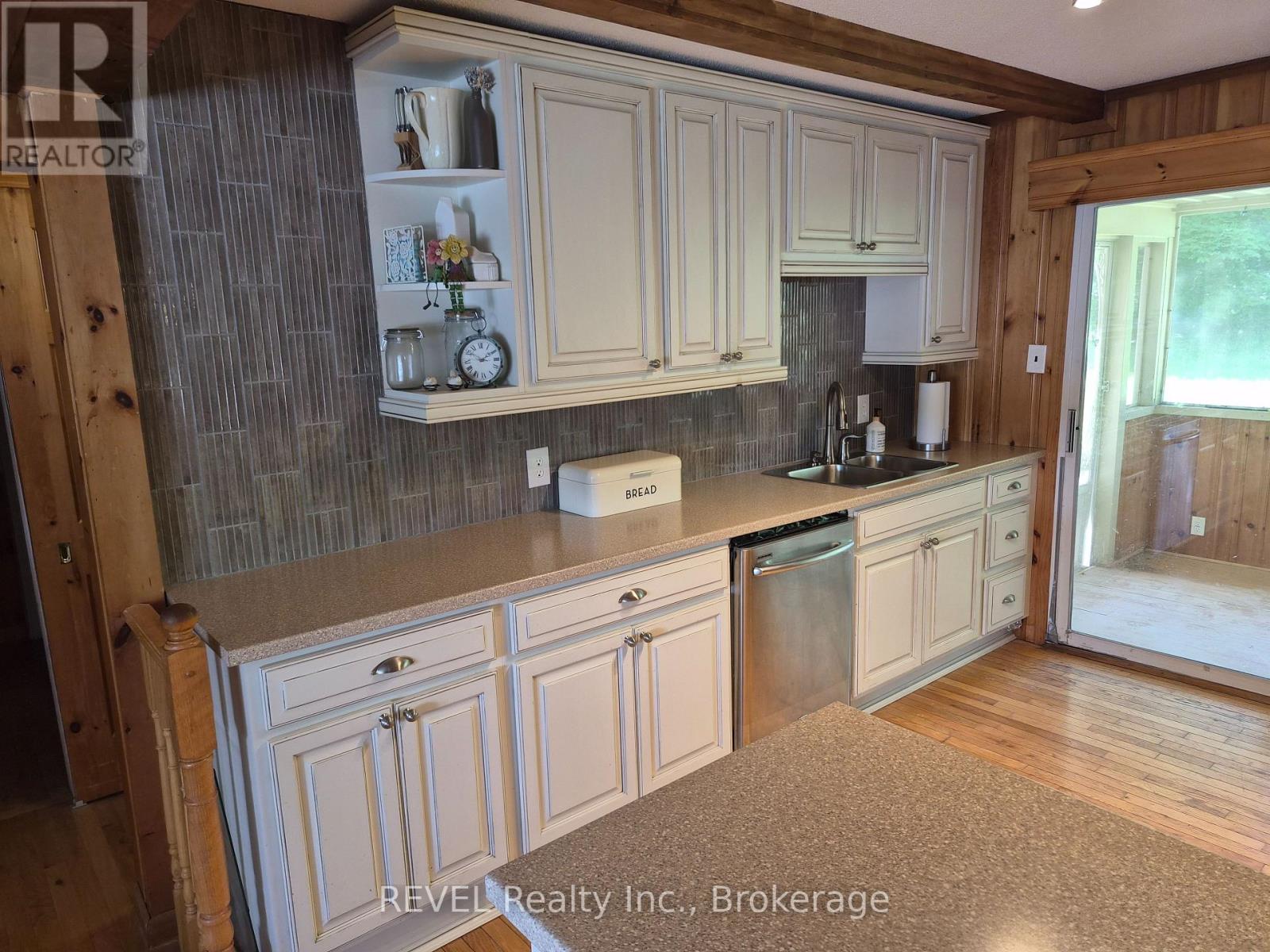 1031 Butterfly Road, Muskoka Lakes, Ontario  P0C 1A0 - Photo 22 - X13460074