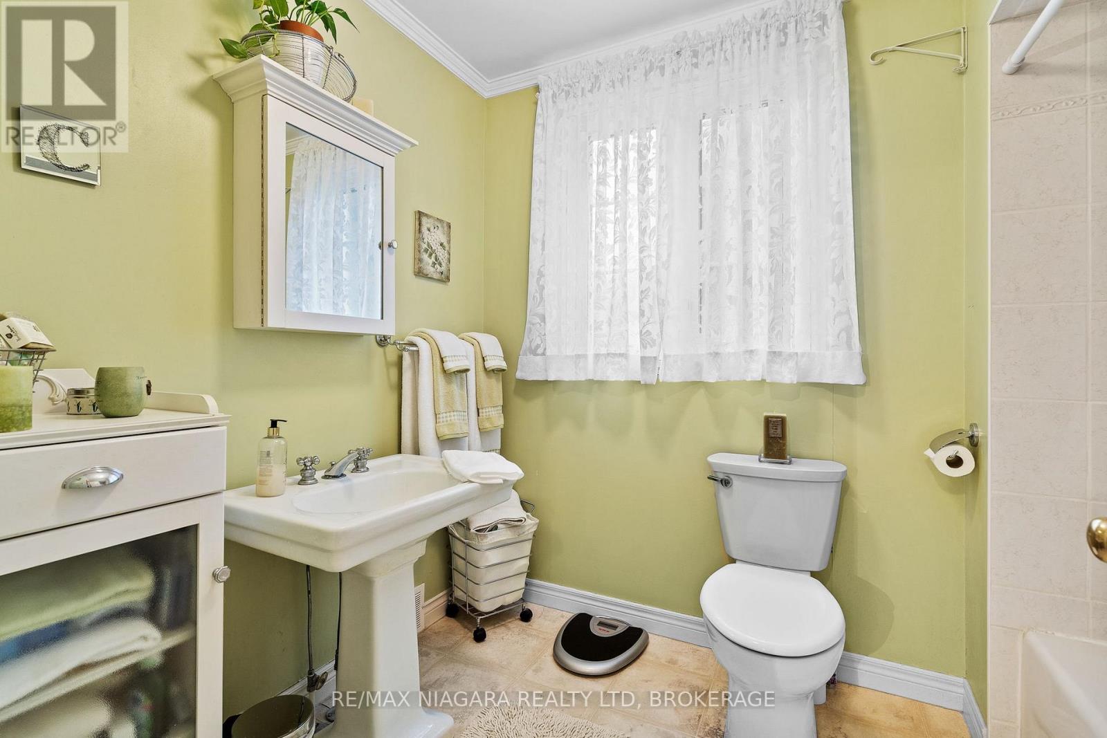 97 Glenridge Avenue, St. Catharines, Ontario  L2R 4X4 - Photo 13 - X13463976