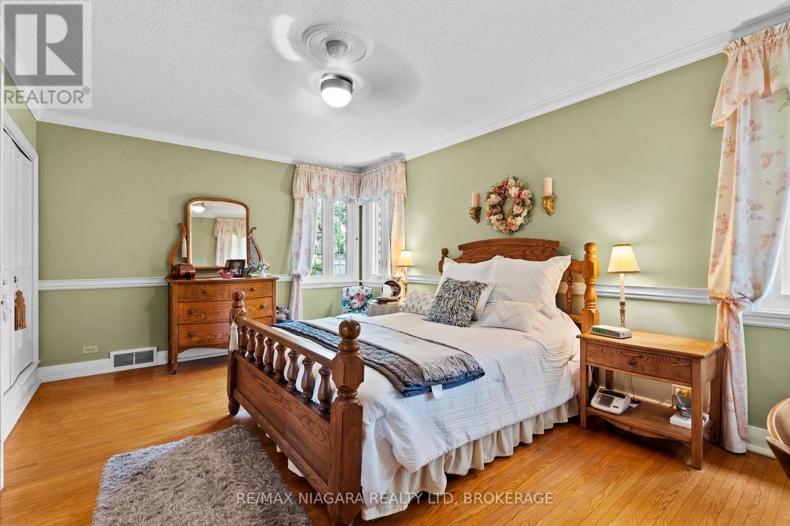 97 Glenridge Avenue, St. Catharines, Ontario  L2R 4X4 - Photo 16 - X13463976