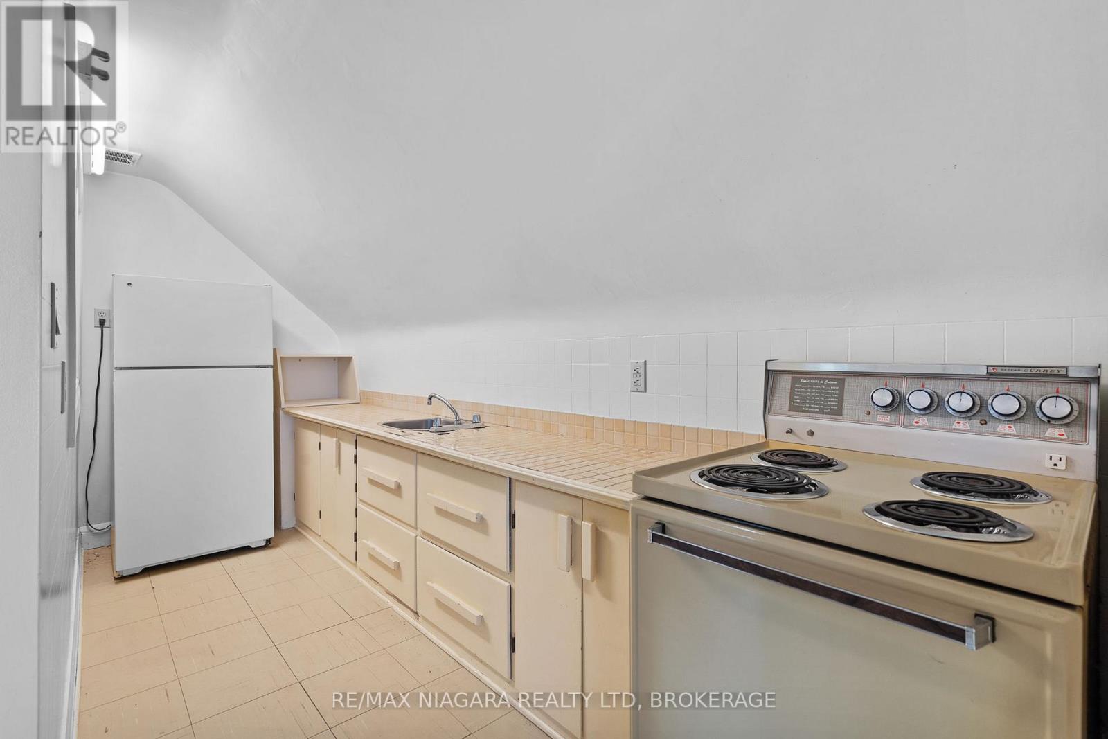 97 Glenridge Avenue, St. Catharines, Ontario  L2R 4X4 - Photo 22 - X13463976