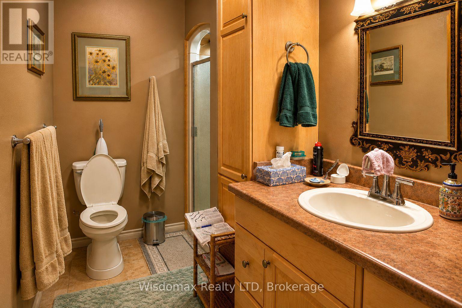 10 Rose Avenue, Thorold, Ontario  L2V 3C3 - Photo 12 - X13465326