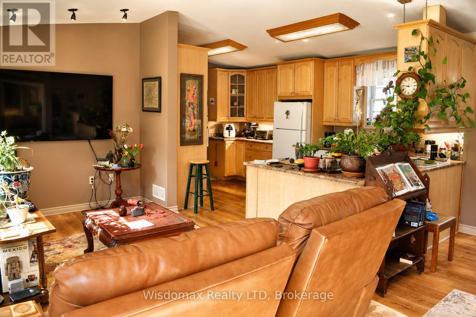 10 Rose Avenue, Thorold, Ontario  L2V 3C3 - Photo 22 - X13465326