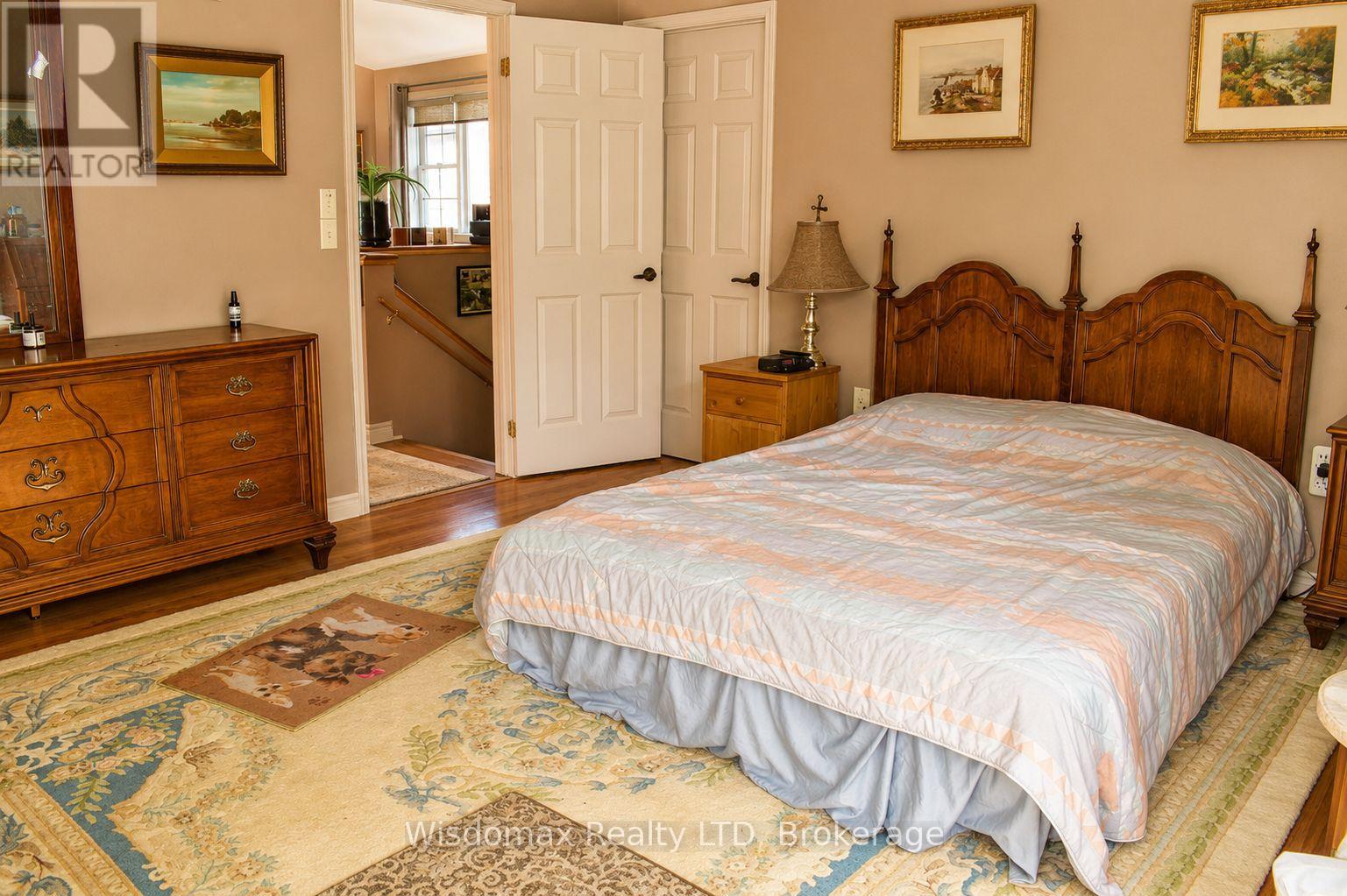 10 Rose Avenue, Thorold, Ontario  L2V 3C3 - Photo 25 - X13465326