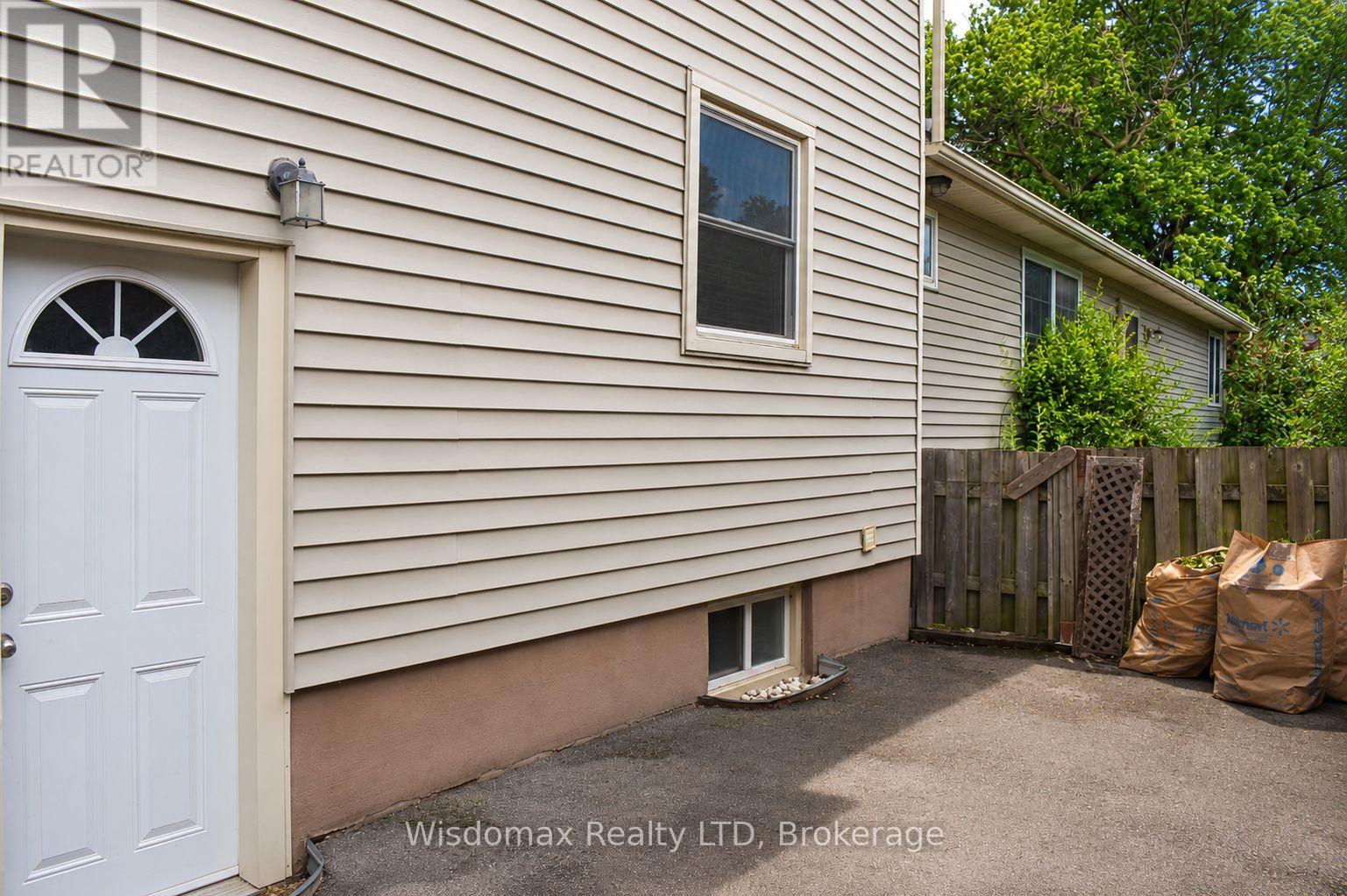 10 Rose Avenue, Thorold, Ontario  L2V 3C3 - Photo 5 - X13465326