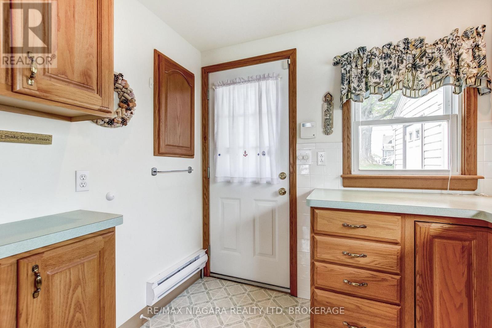 12893 Old Lakeshore Road, Wainfleet, Ontario  L0S 1V0 - Photo 10 - X13465778