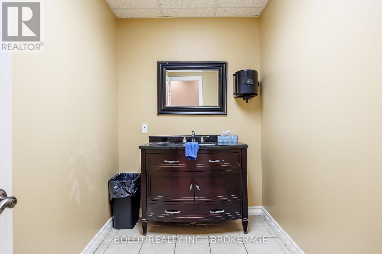 #13 Lower Unit - 13-15 Secord Drive, St. Catharines, Ontario  L2N 1K9 - Photo 11 - X13467750
