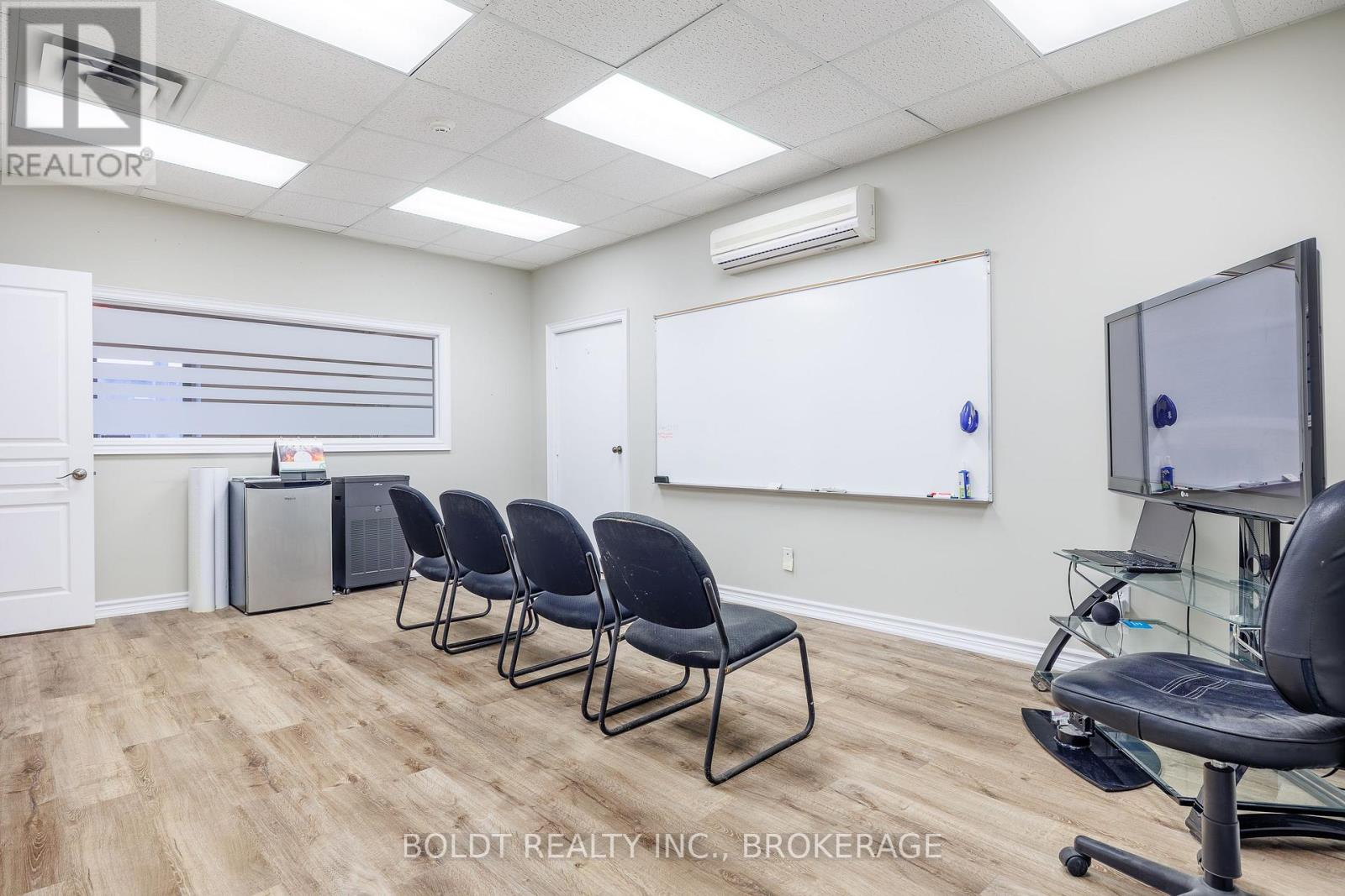 #13 Lower Unit - 13-15 Secord Drive, St. Catharines, Ontario  L2N 1K9 - Photo 5 - X13467750