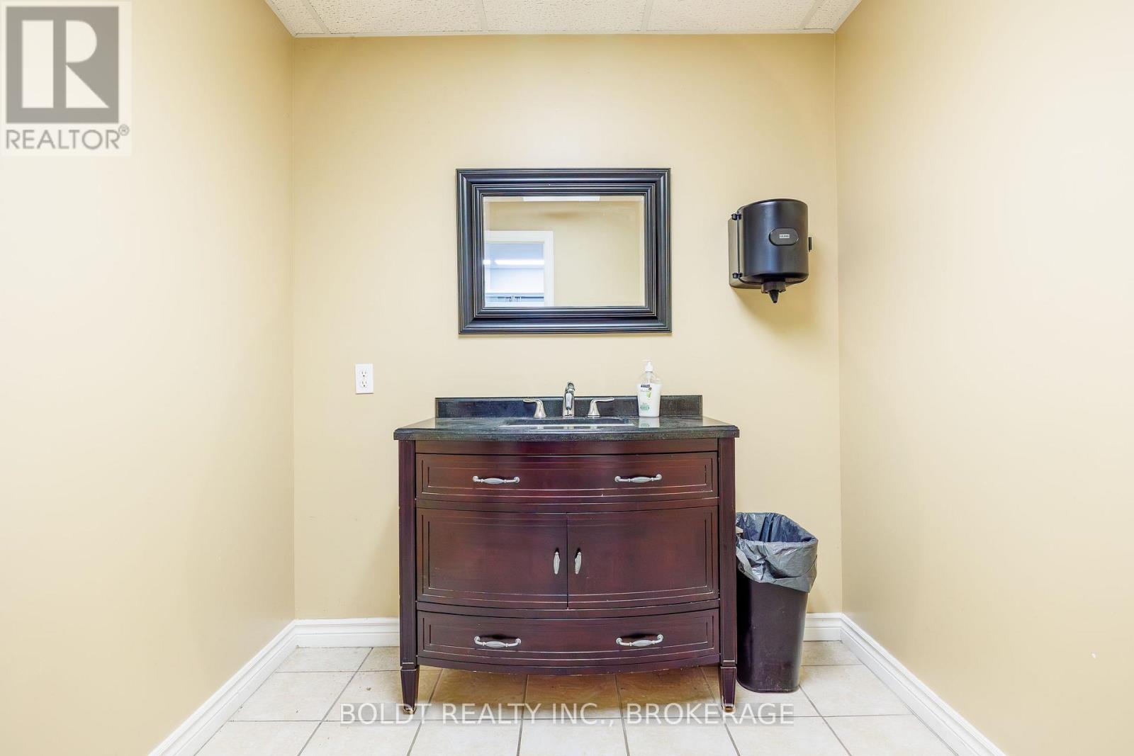 #13 Lower Unit - 13-15 Secord Drive, St. Catharines, Ontario  L2N 1K9 - Photo 9 - X13467750