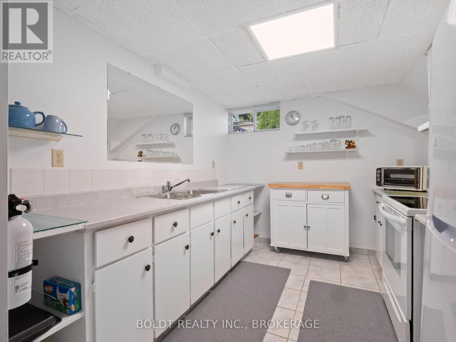Lower - 2 Kenworth Drive, St. Catharines, Ontario  L2M 4S2 - Photo 3 - X13468146