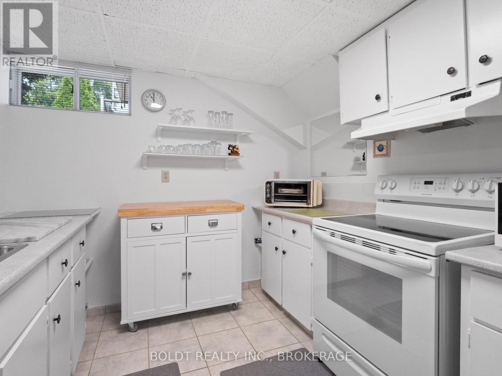 Lower - 2 Kenworth Drive, St. Catharines, Ontario  L2M 4S2 - Photo 5 - X13468146