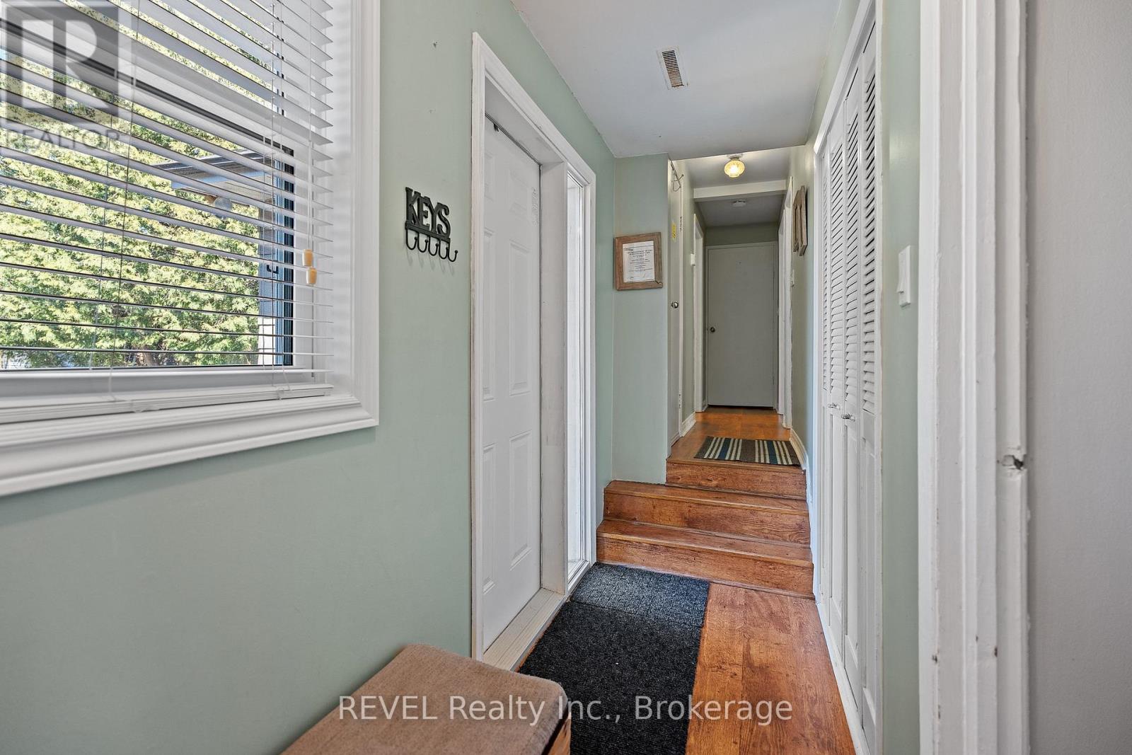 639 Penner Street, Niagara-On-The-Lake, Ontario  L0S 1T0 - Photo 12 - X13469296