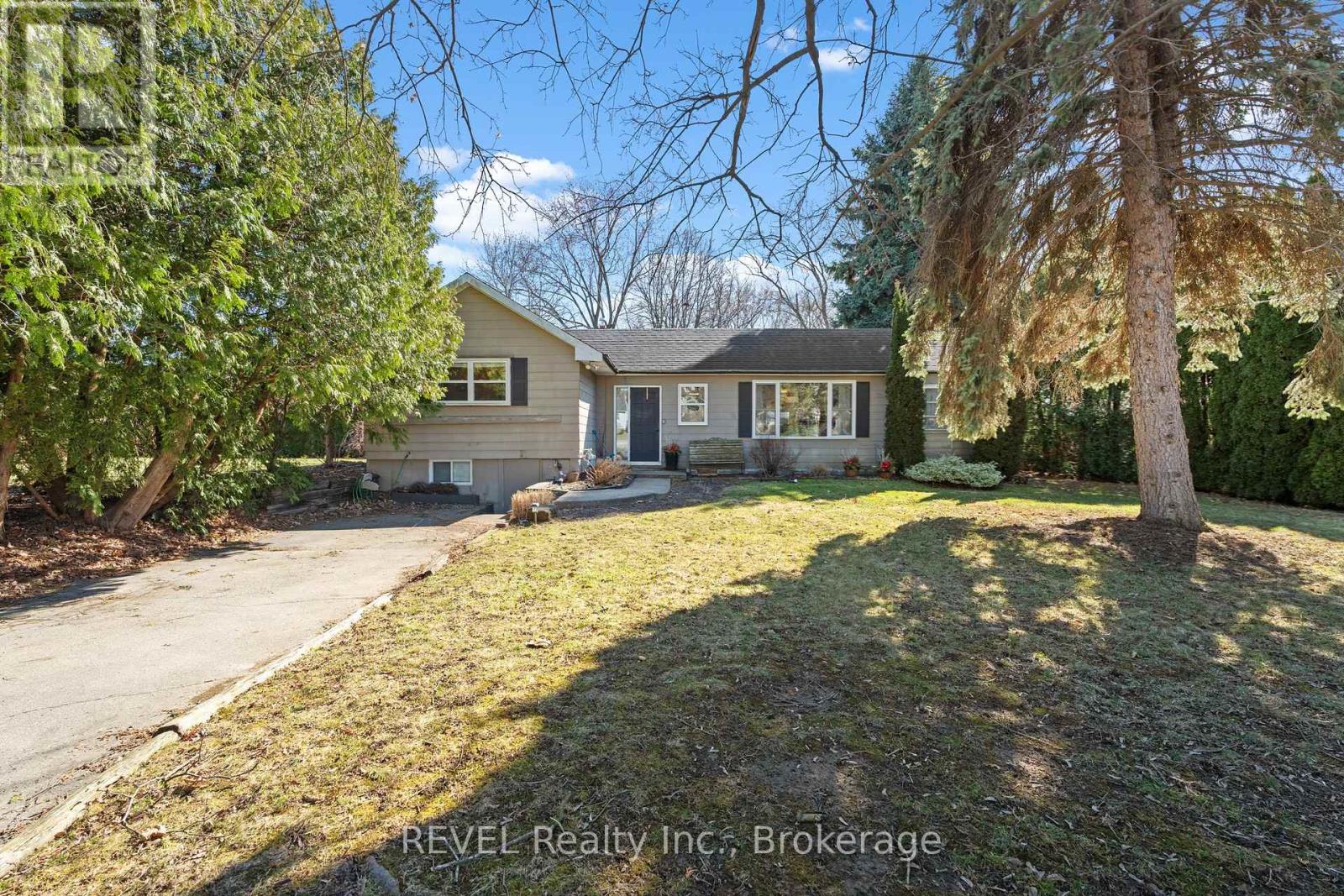 639 Penner Street, Niagara-On-The-Lake, Ontario  L0S 1T0 - Photo 2 - X13469296