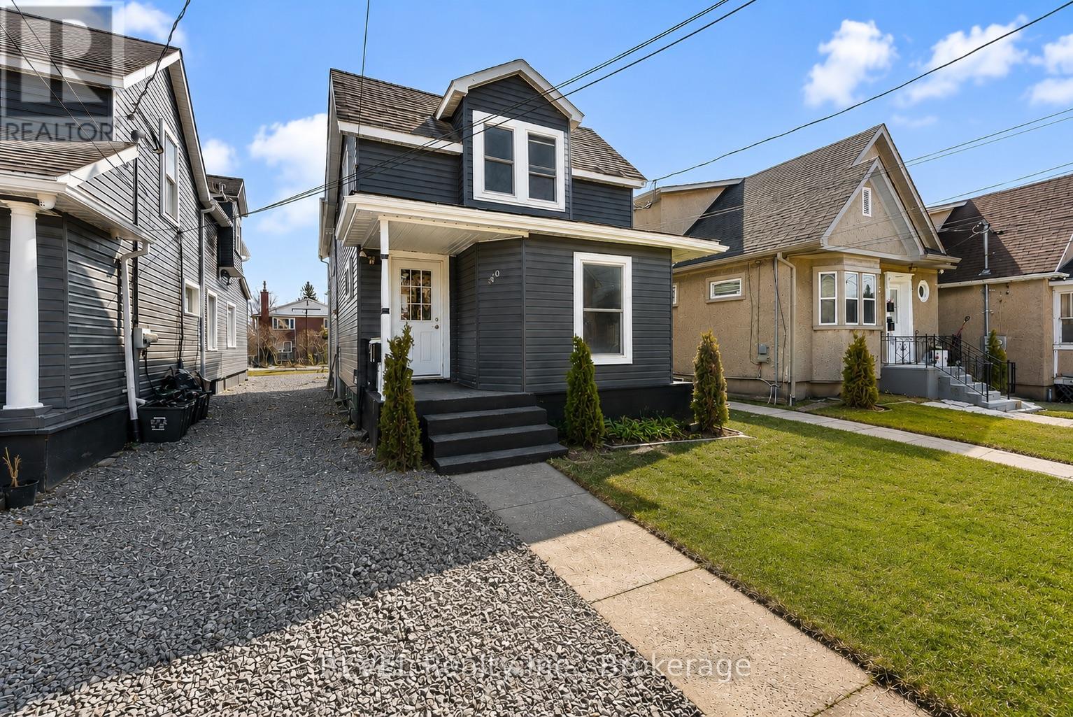 30 Division Street, St. Catharines, Ontario  L2R 3G2 - Photo 1 - X13469656