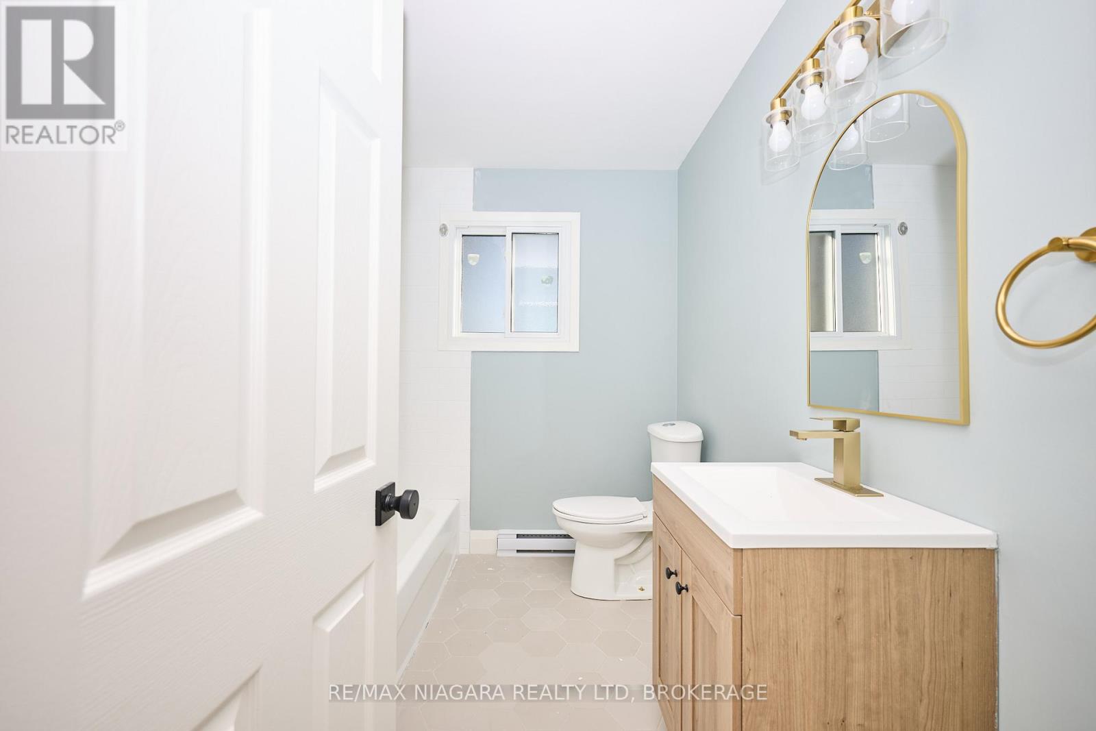 Unit 2 - 141 Plymouth Road, Welland, Ontario  L3B 3C8 - Photo 11 - X13472584