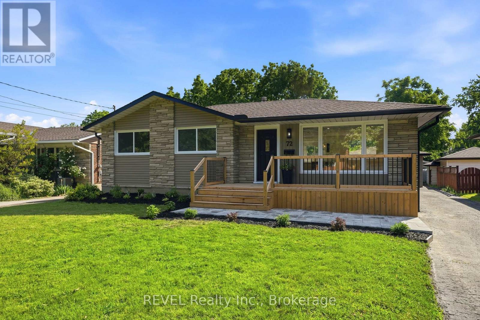 72 Prince Charles Drive, St. Catharines, Ontario  L2N 3Z1 - Photo 2 - X13473058