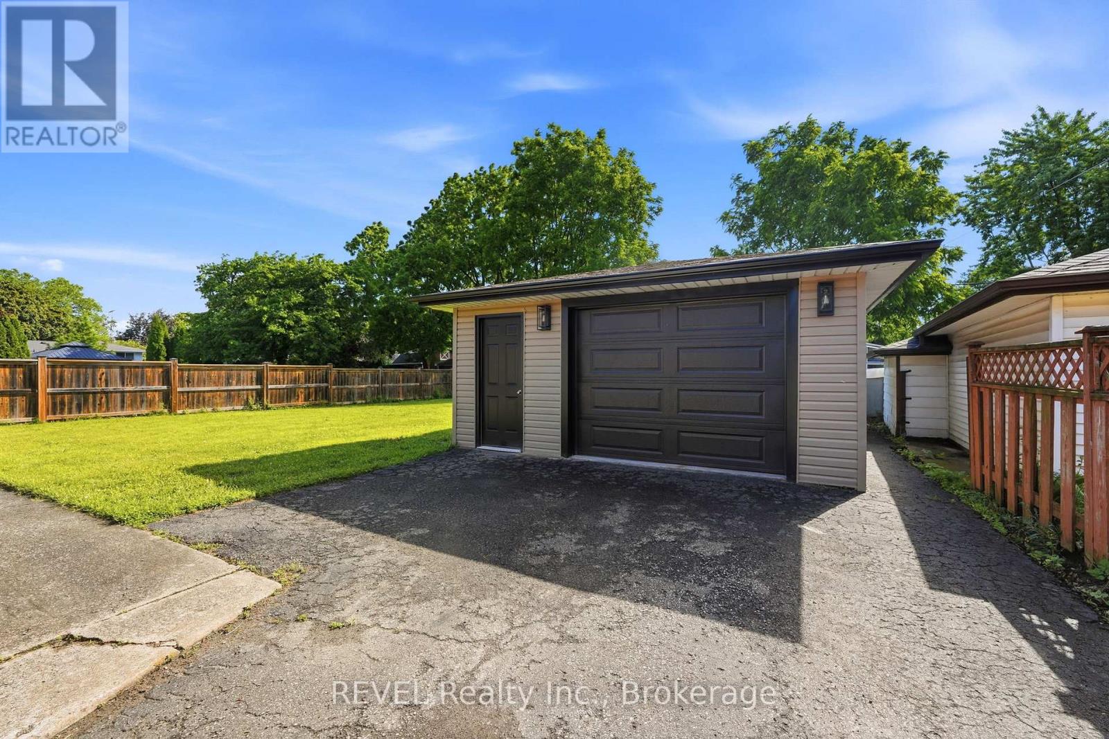 72 Prince Charles Drive, St. Catharines, Ontario  L2N 3Z1 - Photo 23 - X13473058