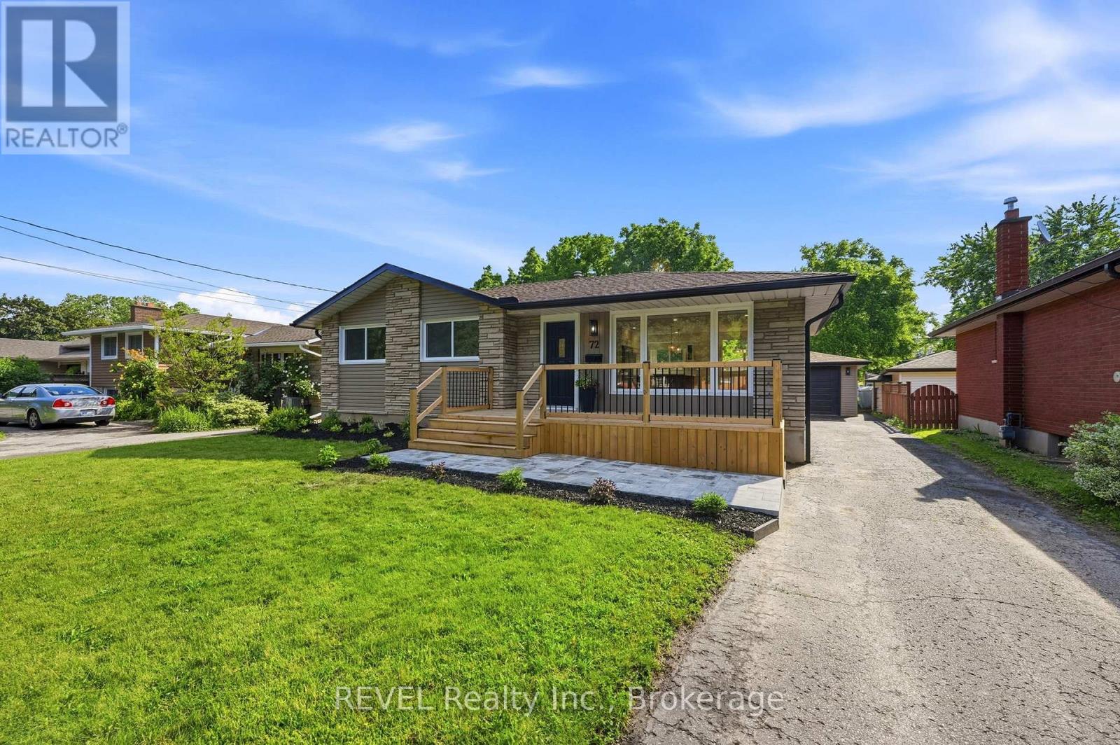 72 Prince Charles Drive, St. Catharines, Ontario  L2N 3Z1 - Photo 3 - X13473058