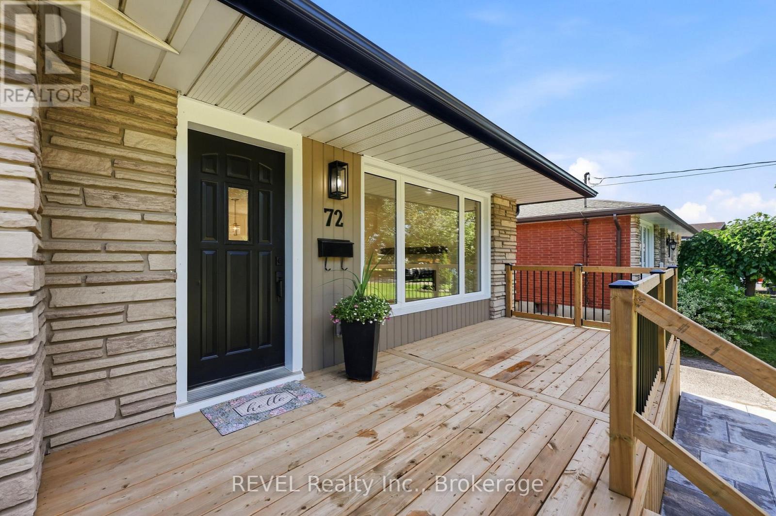 72 Prince Charles Drive, St. Catharines, Ontario  L2N 3Z1 - Photo 4 - X13473058