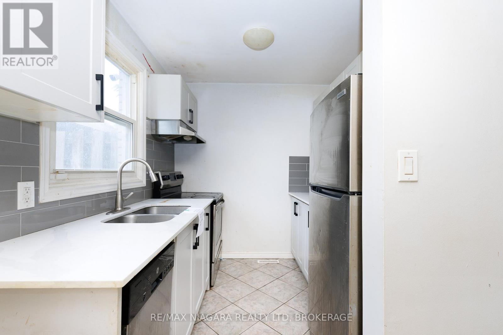 1 - 252 Bertie Street, Fort Erie, Ontario  L2A 1Z6 - Photo 7 - X13480702