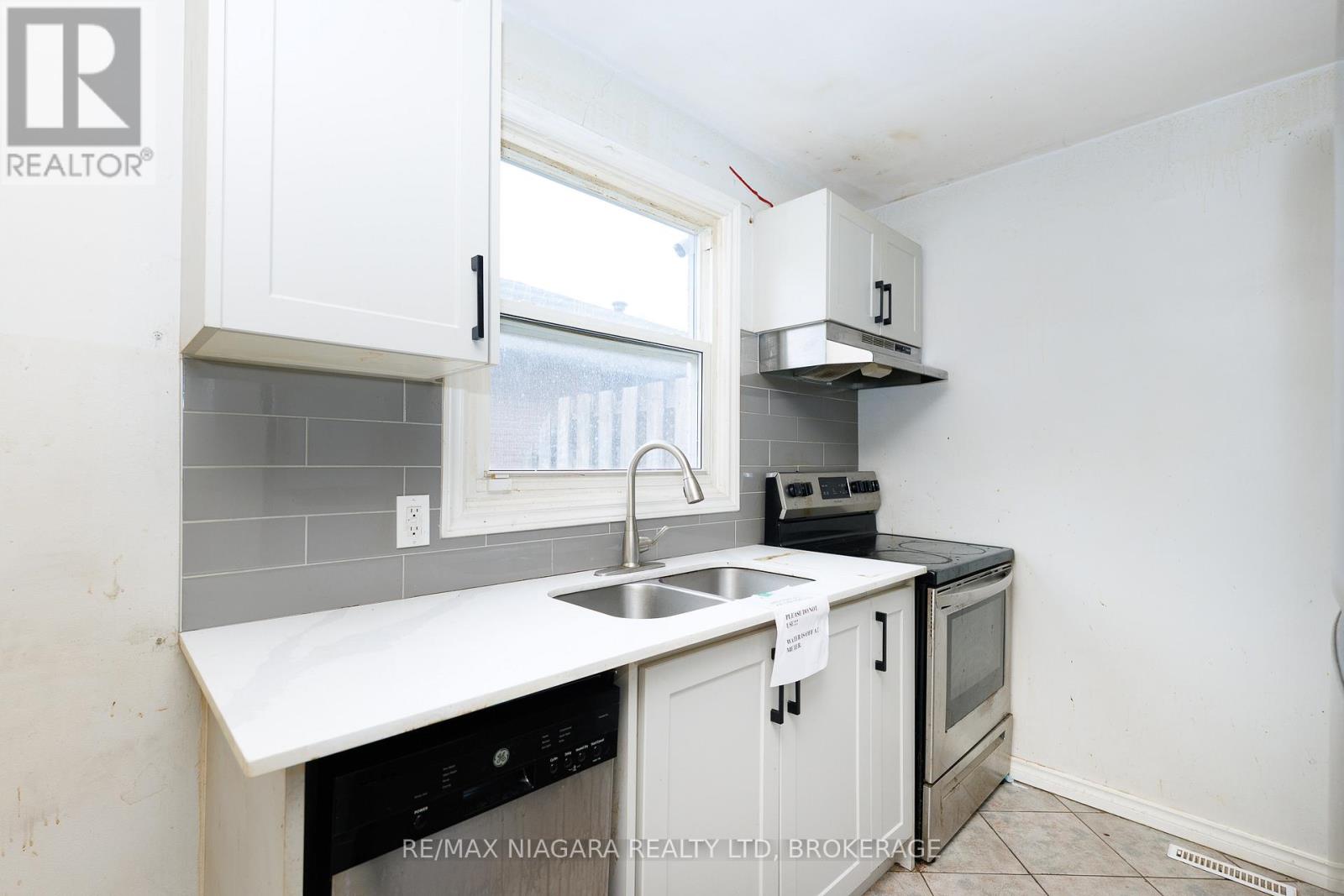 1 - 252 Bertie Street, Fort Erie, Ontario  L2A 1Z6 - Photo 8 - X13480702