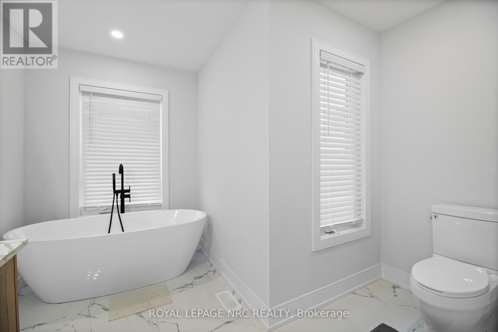 7392 Splendour Drive, Niagara Falls, Ontario  L2H 3V7 - Photo 23 - X13482718