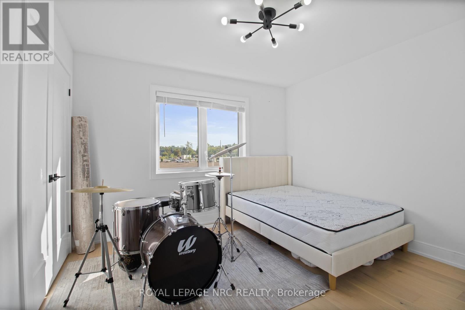 7392 Splendour Drive, Niagara Falls, Ontario  L2H 3V7 - Photo 24 - X13482718