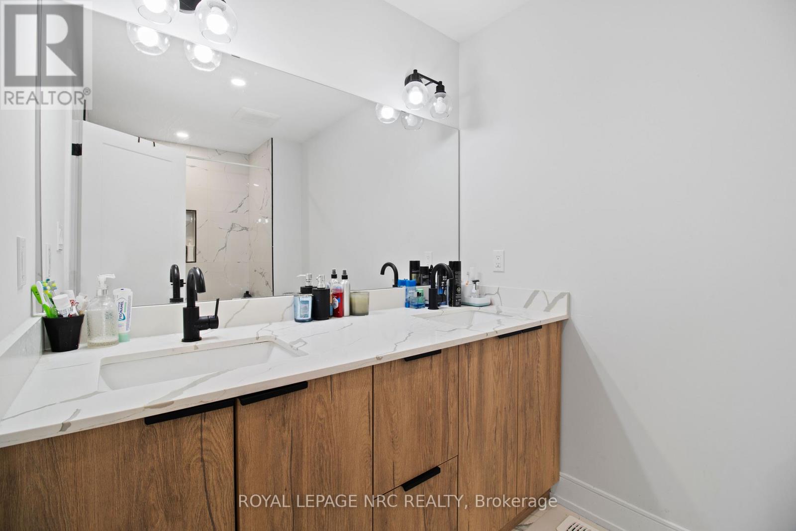 7392 Splendour Drive, Niagara Falls, Ontario  L2H 3V7 - Photo 27 - X13482718