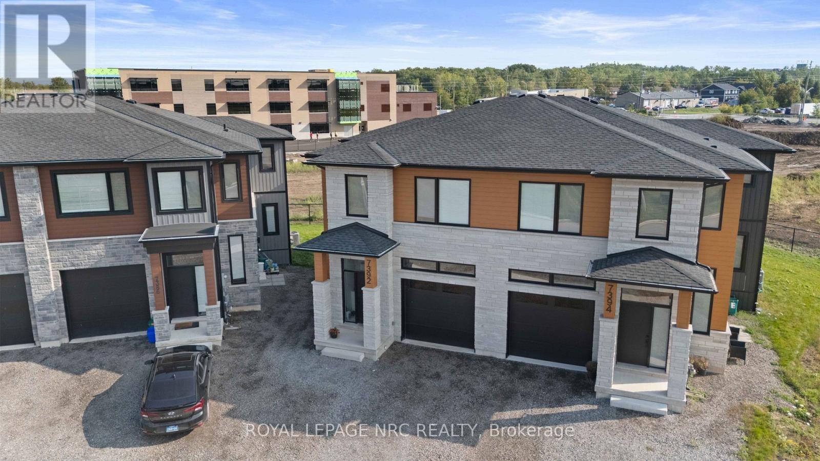 7392 Splendour Drive, Niagara Falls, Ontario  L2H 3V7 - Photo 3 - X13482718