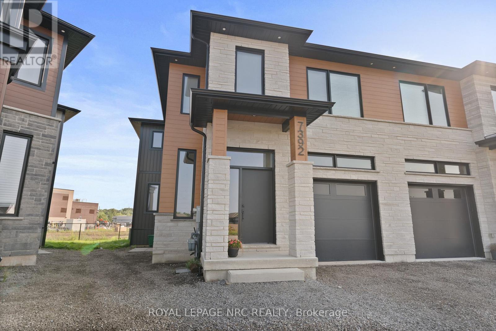 7392 Splendour Drive, Niagara Falls, Ontario  L2H 3V7 - Photo 4 - X13482718
