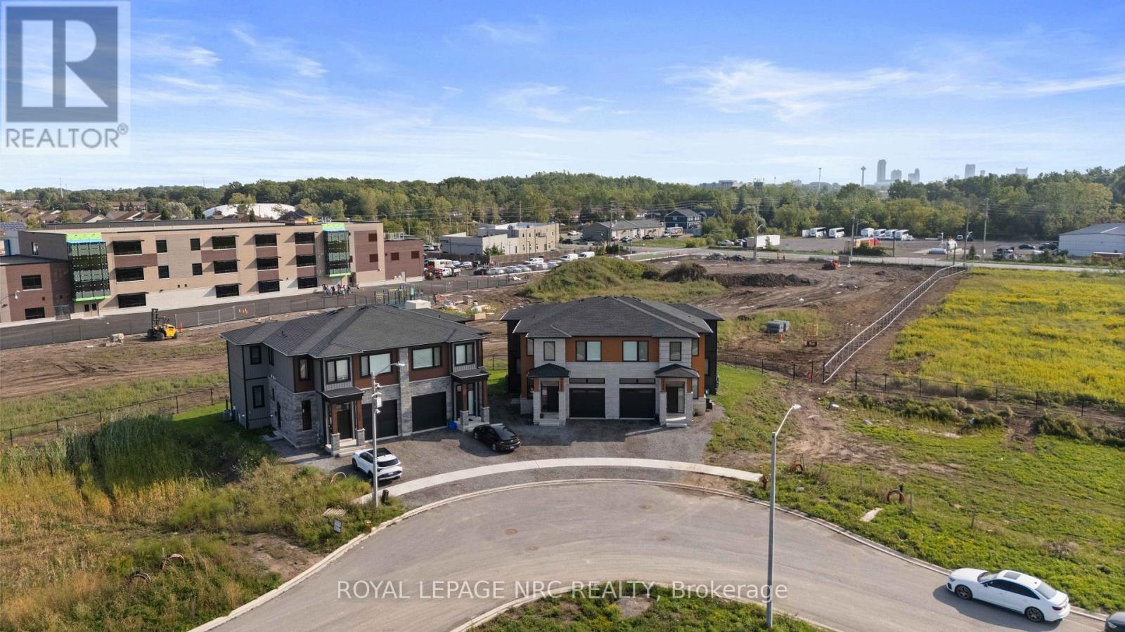 7392 Splendour Drive, Niagara Falls, Ontario  L2H 3V7 - Photo 5 - X13482718