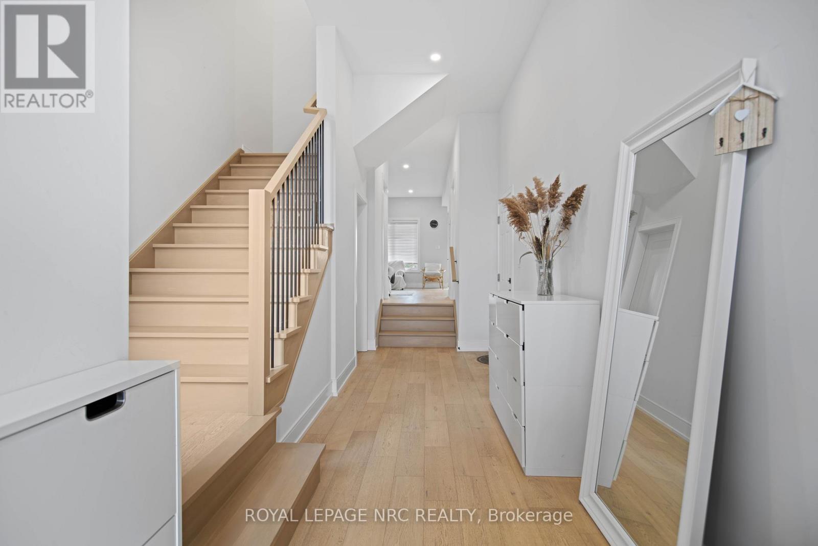 7392 Splendour Drive, Niagara Falls, Ontario  L2H 3V7 - Photo 7 - X13482718