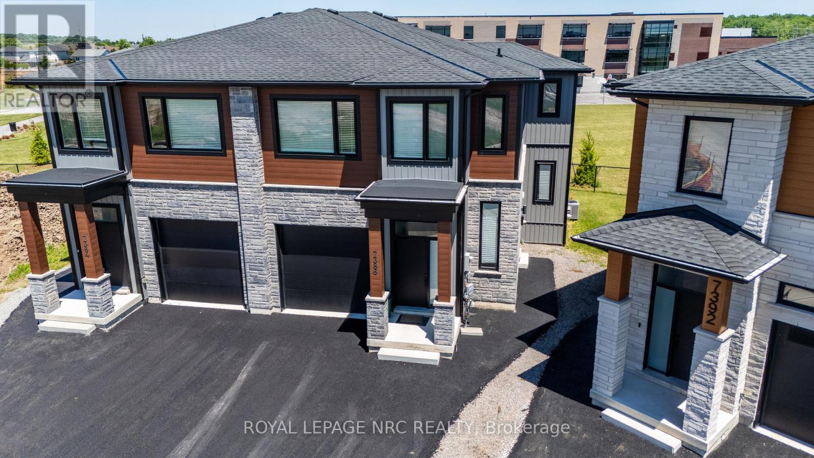 7386 Splendour Drive, Niagara Falls, Ontario  L2H 3V8 - Photo 1 - X13482720