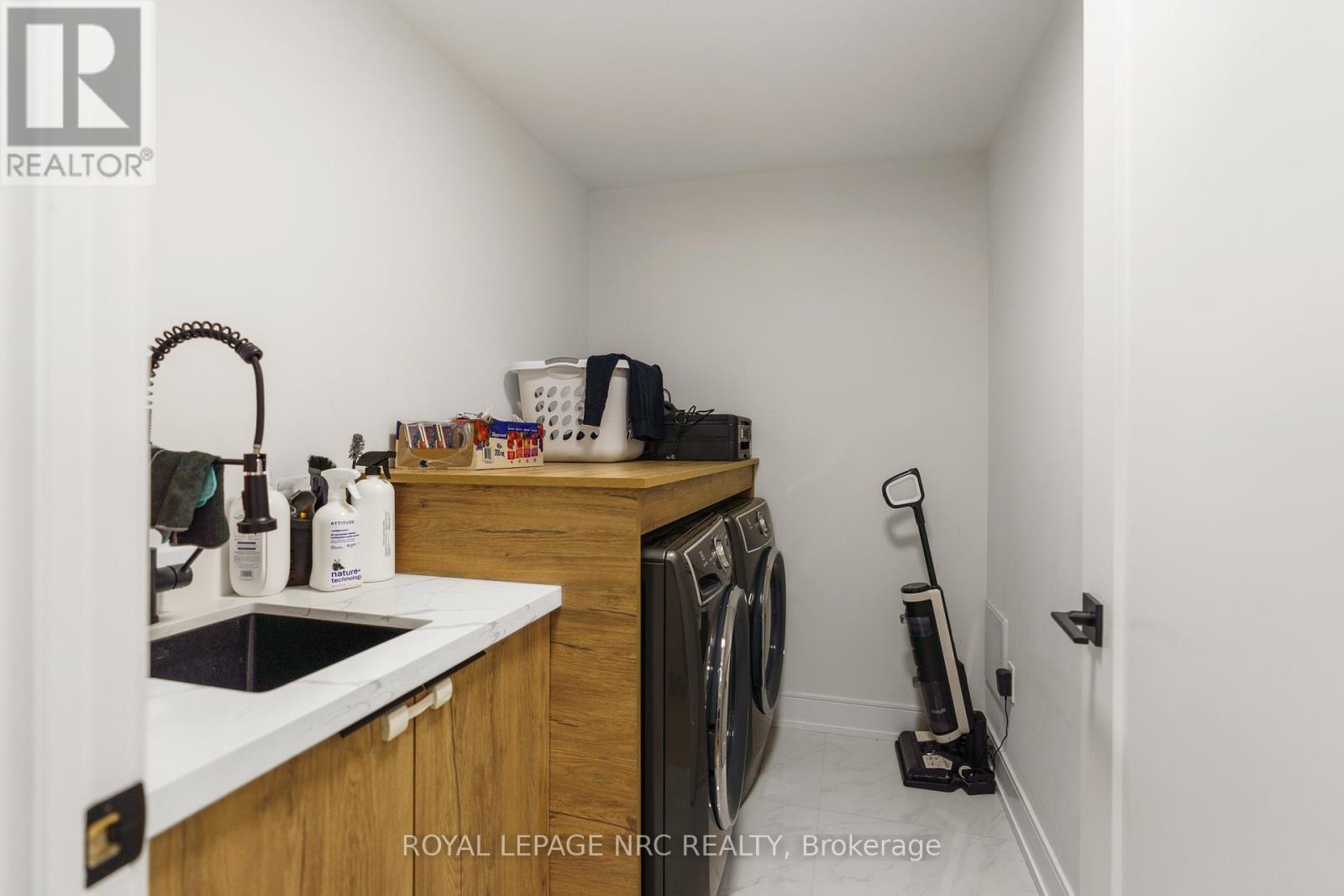 7386 Splendour Drive, Niagara Falls, Ontario  L2H 3V8 - Photo 23 - X13482720