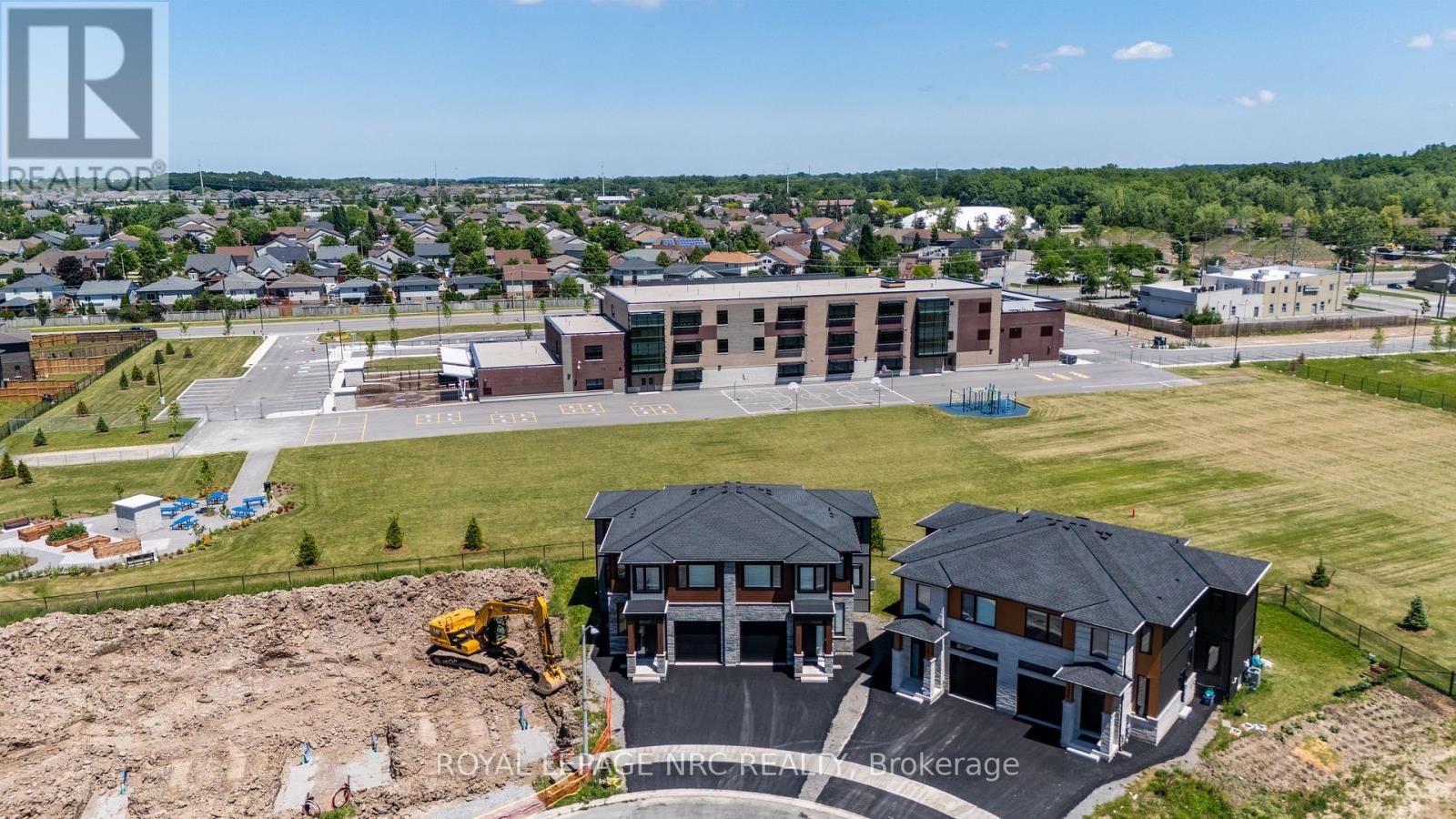 7386 Splendour Drive, Niagara Falls, Ontario  L2H 3V8 - Photo 4 - X13482720