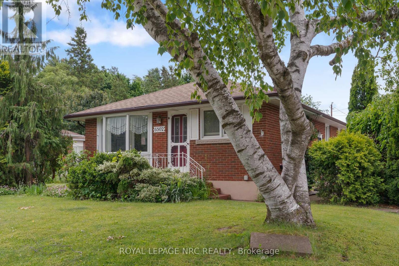 6502 Brock Street, Niagara Falls, Ontario  L2J 1W3 - Photo 1 - X13486646