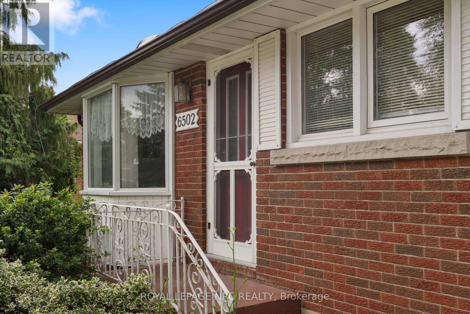 6502 Brock Street, Niagara Falls, Ontario  L2J 1W3 - Photo 2 - X13486646