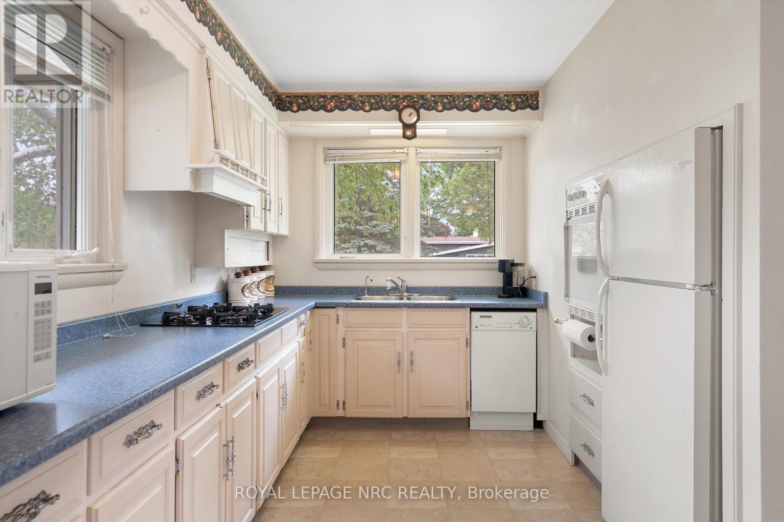 6502 Brock Street, Niagara Falls, Ontario  L2J 1W3 - Photo 8 - X13486646