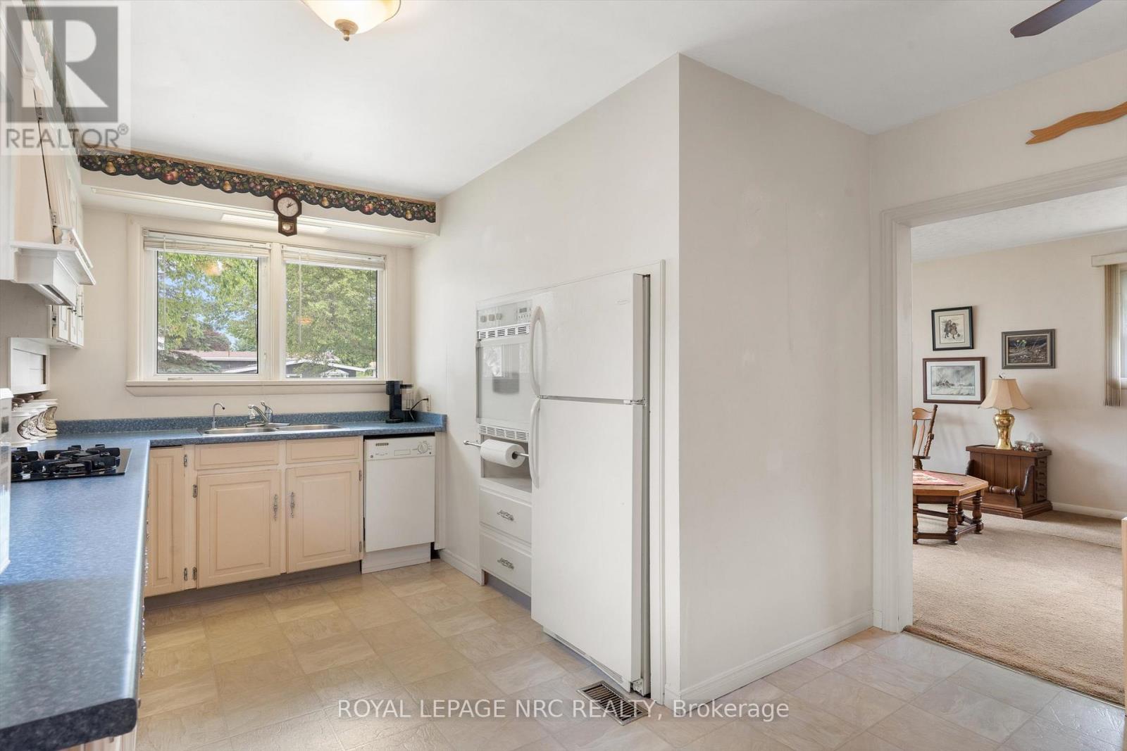 6502 Brock Street, Niagara Falls, Ontario  L2J 1W3 - Photo 9 - X13486646