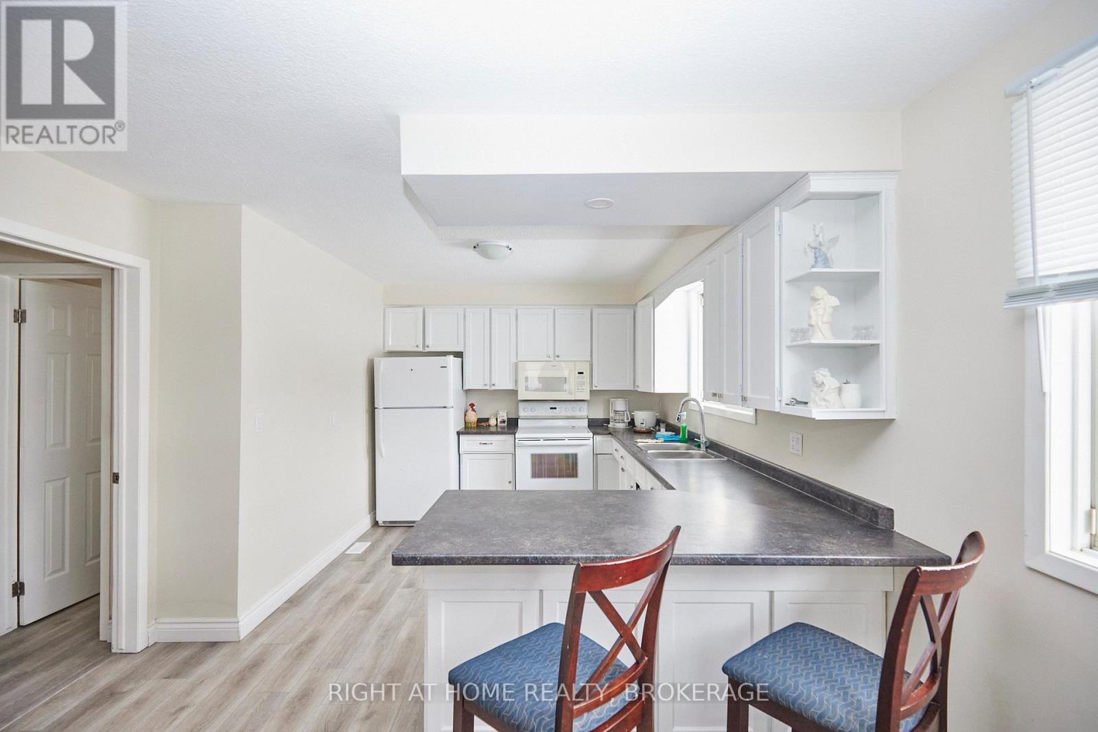 20 Augusta Avenue, St. Catharines, Ontario  L2M 5R2 - Photo 17 - X13488566